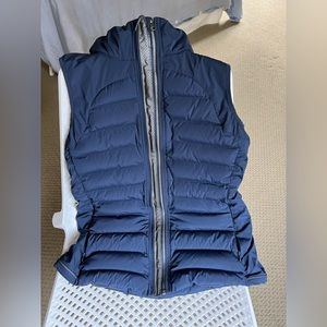 Lululemon down vest expandable with reflective strip